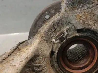 Автозапчасти б/у передняя правая кулачка за renault clio iii 1.5 dci diesel cat ссылки oem iam 8200345945  8200345945