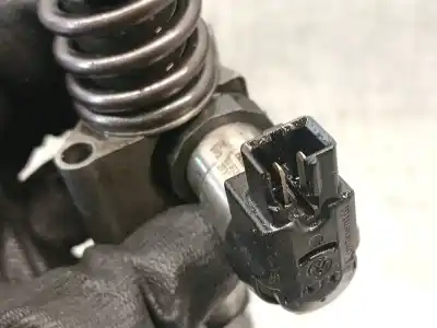 Second-hand car spare part injector for volkswagen passat b6 variant (3c5) 2.0 tdi oem iam references 03g130073t  