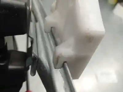 Second-hand car spare part rear right window regulator for citroen c2 (jm_) 1.4 oem iam references 1528042  1528042