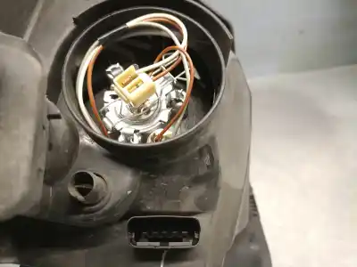 Автозапчастина б/у ліва фара для renault clio ii fase ii (b/cb0) 1.2 16v посилання на oem iam 8200478984 15601700 hella 260606793r