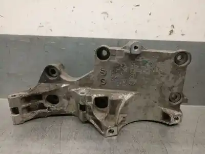 Pezzo di ricambio per auto di seconda mano Supporto Alternatore per VOLKSWAGEN PASSAT B6 VARIANT (3C5) 2.0 TDI Riferimenti OEM IAM 03G903143F  03G903139F