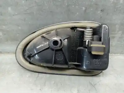 Автозапчасти б/у левая задняя внутренняя ручка за renault clio ii fase ii (b/cb0) 1.5 dci diesel 65 cv / 48 kw ссылки oem iam 7700423887 96012221 