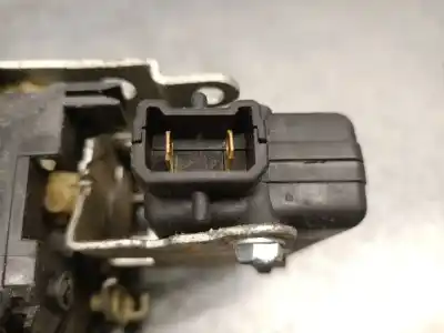 Second-hand car spare part left front door lock for dacia sandero 1.6 mpi 85 (bs03) oem iam references 8200735227  k7ma8