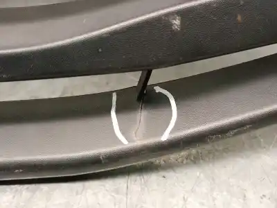 Автозапчастина б/у передня решіта для dacia sandero 1.6 mpi 85 (bs03) посилання на oem iam 8200735104  