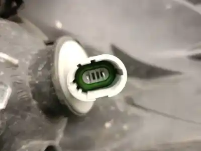 Автозапчасти б/у правая фара за dacia sandero 1.6 mpi 85 (bs03) ссылки oem iam 260104793r 07008 elba k7ma8