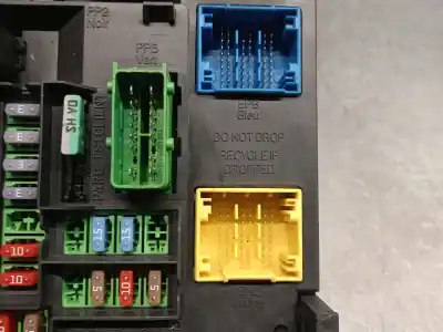 Peça sobressalente para automóvel em segunda mão caixa de fusíveis e relés por citroen c4 lim. collection referências oem iam 9665547480  