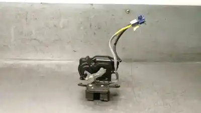 Автозапчастина б/у замок багажника / ворот для toyota avensis (_t25_) 2.2 d-cat (adt251_) посилання на oem iam 6935005051