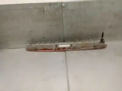 Peça sobressalente para automóvel em segunda mão farolim de travão central por bmw x1 (e84) sdrive 18 d referências oem iam 63252990993 89090462 valeo 63252990993