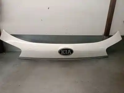 Peça sobressalente para automóvel em segunda mão molduras traseiras por kia carens iv 1.7 crdi referências oem iam 87310a4100