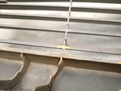 Peça sobressalente para automóvel em segunda mão grelha frontal por opel corsa a 1.2 referências oem iam 90291104  