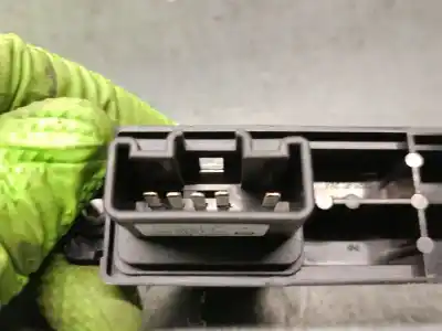 Peça sobressalente para automóvel em segunda mão botão / interruptor elevador vidro dianteiro esquerdo por mazda 2 lim. (de) 1.5 16v cat referências oem iam d65166370  d65166370