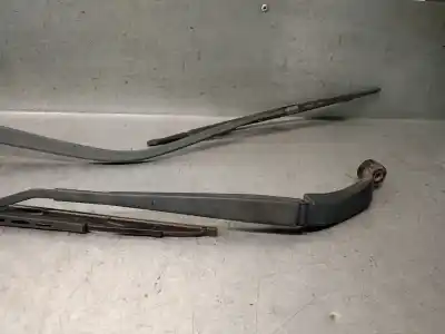 Pezzo di ricambio per auto di seconda mano braccio tergicristallo anteriore destro per mazda 2 lim. (de) 1.5 16v cat riferimenti oem iam 781864rd  