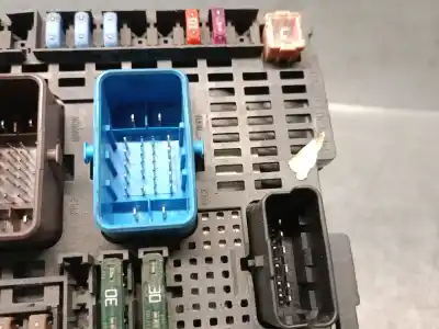 Second-hand car spare part fuse box unit for citroen c4 lim. 1.6 16v oem iam references 9807427980  