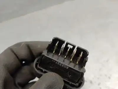 Peça sobressalente para automóvel em segunda mão botão / interruptor elevador vidro dianteiro esquerdo por dacia sandero 1.5 dci referências oem iam 8200602227  8200602227