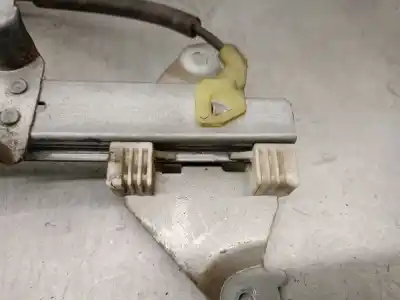 Peça sobressalente para automóvel em segunda mão elevador de vidros dianteiro direito por nissan note (e11, ne11) 1.5 dci referências oem iam 807009u000  807009u000