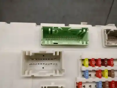 Second-hand car spare part fuse box unit for volvo v40 fastback (525) d3 oem iam references 31394136  04009324