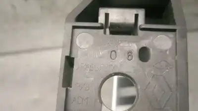 Second-hand car spare part exterior right rear door handle for renault modus 1.4 16v oem iam references 7701475754  7701475754