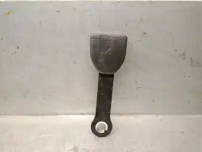 Second-hand car spare part center rear seat belt buckle for toyota corolla verso (r1) 2.2 d-4d sport oem iam references 733800f020b0