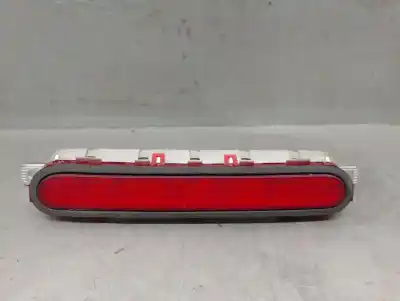 Second-hand car spare part central brake light for toyota corolla verso (r1) 2.2 d-4d sport oem iam references 815700f011