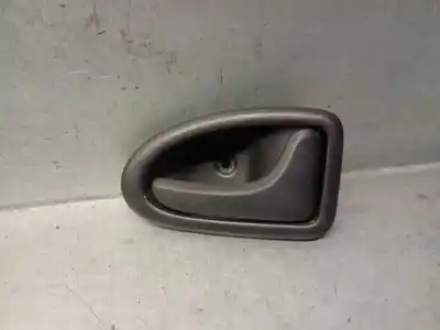 Second-hand car spare part INTERIOR RIGHT FRONT HANDLE for RENAULT MEGANE I BERLINA HATCHBACK (BA0) 1.9 dTi Diesel CAT 98 CV / 72 KW OEM IAM references 8200028995  