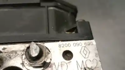 Peça sobressalente para automóvel em segunda mão abs por renault scenic (ja..) 1.9 dci authentique referências oem iam 8200090690 0265225107 bosch 7701050006