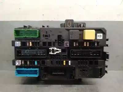 Pezzo di ricambio per auto di seconda mano scatola relè/fusibili per opel astra h sedán (a04) 1.7 cdti (l69) riferimenti oem iam 94700786