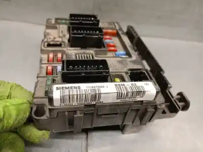 Second-hand car spare part fuse box unit for citroen berlingo 1.9 d multispace oem iam references 9650618580 t118470002j siemens 
