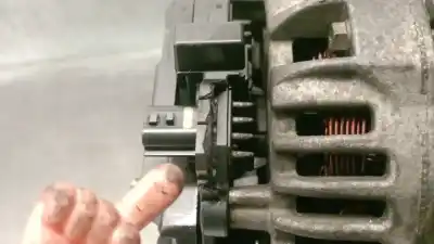 Second-hand car spare part alternator for renault modus 1.5 dci diesel oem iam references 8200390675 0124425037 bosch 231008578r