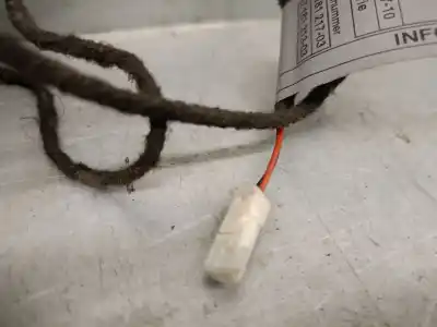 Автозапчастина б/у ліва передня зовнішня ручка для bmw 3 (e90) 318 d посилання на oem iam 51227199835  51227199835