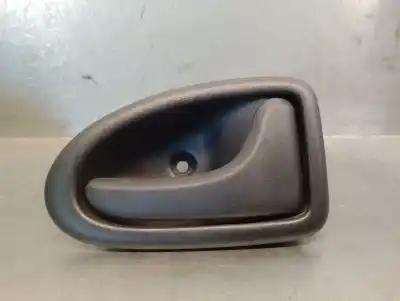 Peça sobressalente para automóvel em segunda mão PUXADOR INTERIOR DIANTEIRO DIREITO por RENAULT CLIO II FASE I (B/CBO) 1.2 Referências OEM IAM 7700423888  