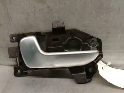 Recambio de automóvil de segunda mano de MANETA INTERIOR DELANTERA IZQUIERDA para KIA CARENS IV 1.7 CRDI referencias OEM IAM 83613RP000  