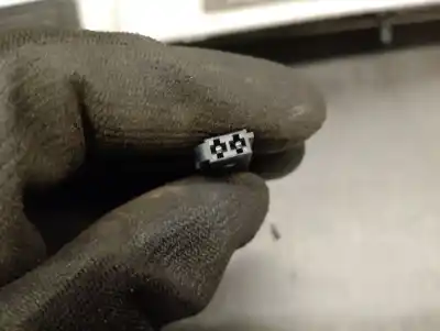 Second-hand car spare part tailgate back door handle for chevrolet aveo 1.3 diesel cat oem iam references 95273684  95273684