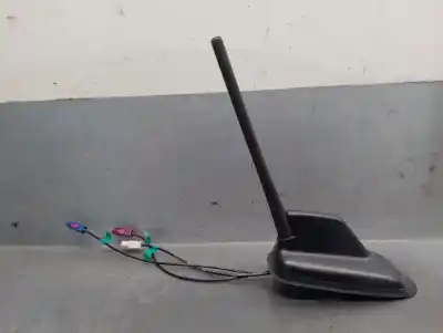 Pièce détachée automobile d'occasion ANTENNE pour SKODA YETI (5L) 2.0 TDI Références OEM IAM 6R0035501C  