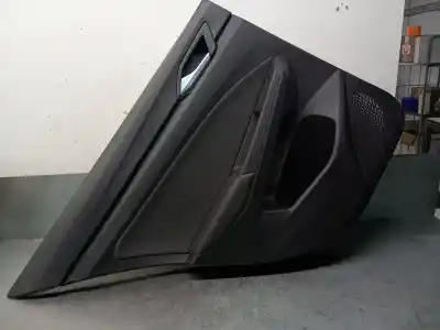Pezzo di ricambio per auto di seconda mano RIVESTIMENTO PORTIERA POSTERIORE SINISTRA per VOLKSWAGEN GOLF VIII (CD1) 1.5 ETSI Riferimenti OEM IAM 5H6867211AL  