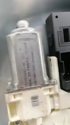 Pièce détachée automobile d'occasion LÉVE GLACE AVANT DROIT pour FORD FOCUS C-MAX (CAP)  Références OEM IAM 992746100  
