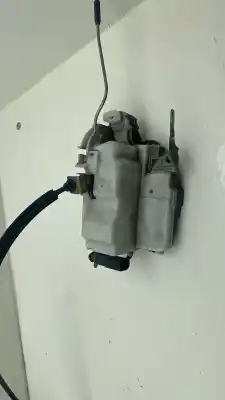 Recambio de automóvil de segunda mano de cerradura puerta trasera izquierda para peugeot 208 1.2 12v vti referencias oem iam   