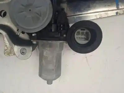 Pièce détachée automobile d'occasion léve glace arrière gauche pour lexus is200 (ds2/is2) 2.2 d-cat références oem iam 8571058010  