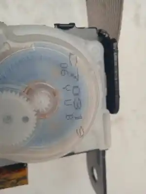 Pezzo di ricambio per auto di seconda mano cintura di sicurezza posteriore centrale per lexus is200 (ds2/is2) 2.2 d-cat riferimenti oem iam c7177  