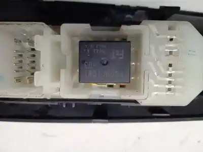 Pezzo di ricambio per auto di seconda mano interruttore alzacristalli anteriore destro per lexus is200 (ds2/is2) 2.2 d-cat riferimenti oem iam 8403053020  