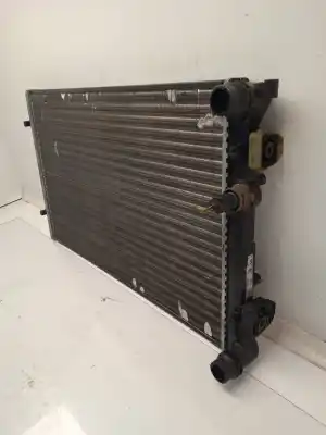 Pezzo di ricambio per auto di seconda mano RADIATORE D ACQUA per AUDI A3 (8L)  Riferimenti OEM IAM 652011  