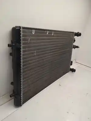 Pezzo di ricambio per auto di seconda mano radiatore d acqua per audi a3 (8l) 1.6 ambiente riferimenti oem iam 652011  