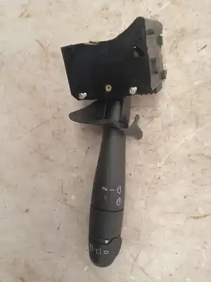 Peça sobressalente para automóvel em segunda mão comutador de limpa vidros por dacia sandero 1.4 cat referências oem iam 8200792586