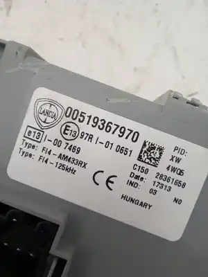 Peça sobressalente para automóvel em segunda mão caixa de fusíveis e relés por lancia ypsilon (402) 0.9 twin air referências oem iam 519367970