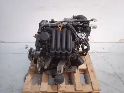 Pièce détachée automobile d'occasion MOTEUR COMPLET pour VOLKSWAGEN PASSAT BERLINA (3B2)  Références OEM IAM APT  184145