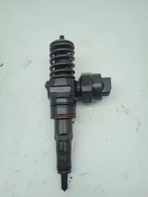 Recambio de automóvil de segunda mano de inyector para volkswagen polo (9n1) 1.4 tdi referencias oem iam 038130073f  