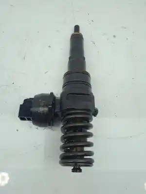 Recambio de automóvil de segunda mano de inyector para skoda fabia combi (5j5) 1.9 tdi referencias oem iam   