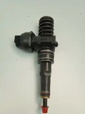 Recambio de automóvil de segunda mano de INYECTOR para SEAT CORDOBA BERLINA (6L2)  referencias OEM IAM 038130073AJ  