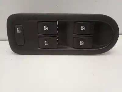 Recambio de automóvil de segunda mano de mando elevalunas del izq para renault megane ii classic berlina 1.6 16v 112 cv / 82 kw referencias oem iam 025330  