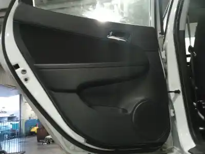 Piesă de schimb auto la mâna a doua copie usa spate stânga pentru hyundai i30 1.4 cat referințe oem iam 