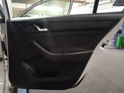 Автозапчастина б/у обликка задніх правіх дверей для skoda rapid ambition посилання на oem iam 5jh867024c